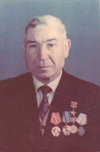 Gavril Talpă - conducător al colectivului de mecanizatori,Erou al Muncii Socialiste