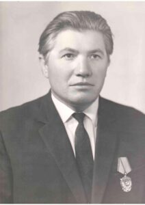 Mihail Dumbrăveanu - cavaler al ordinului Republicii, fost președinte CAP Corlăteanca